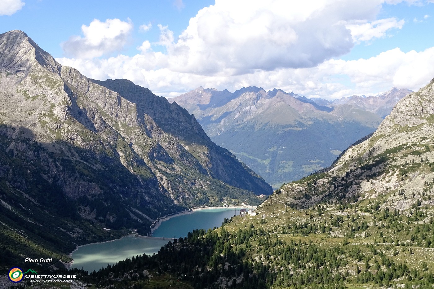 35 Vista sui Laghi d'Avio e Benedetto.JPG